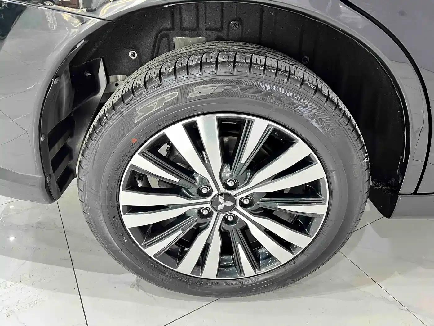 Outlander 2021 2.0L 2WD Comfortline 5-seater — миниатюра 17