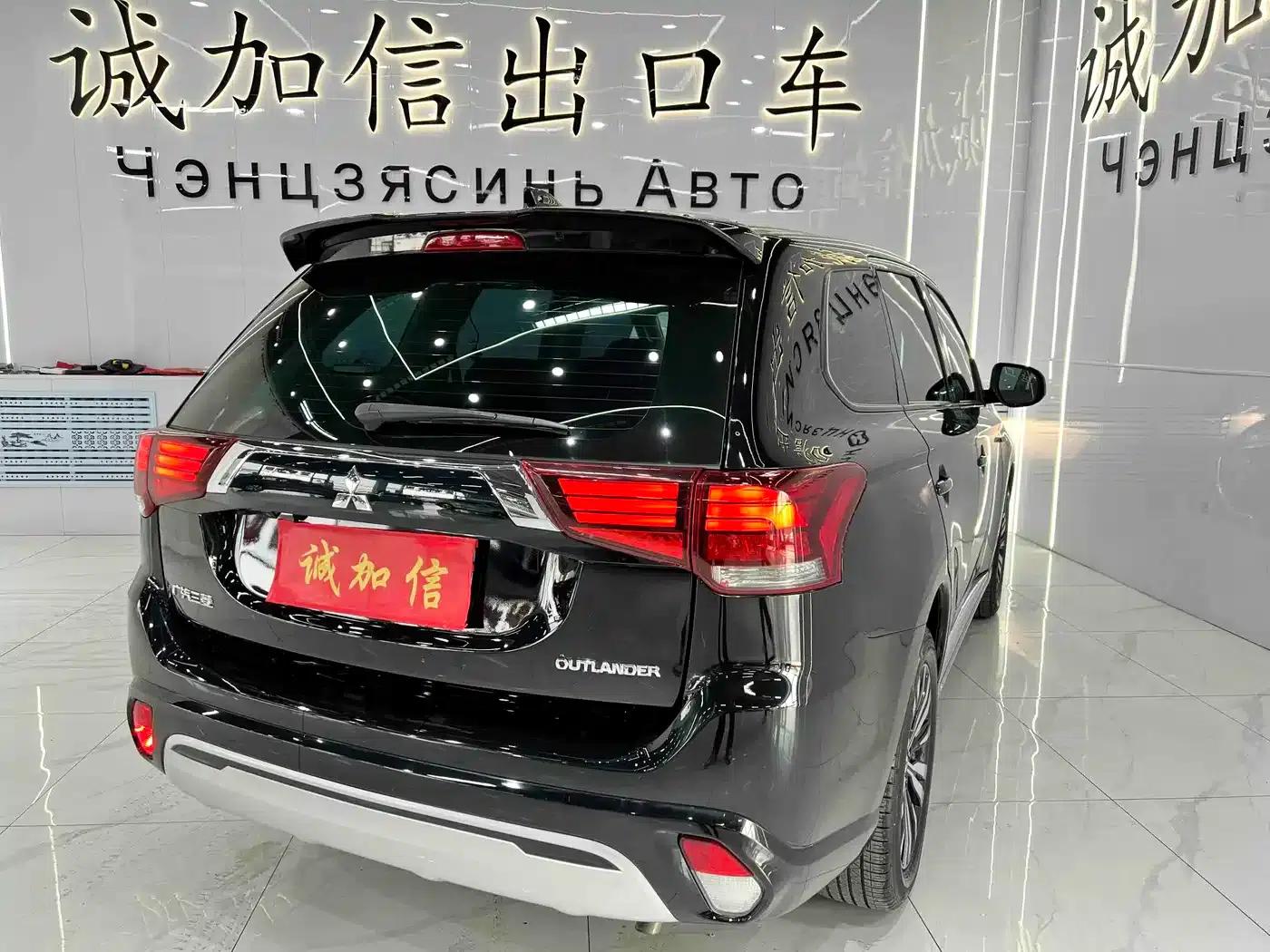 Outlander 2021 2.0L 2WD Comfortline 5-seater — миниатюра 6