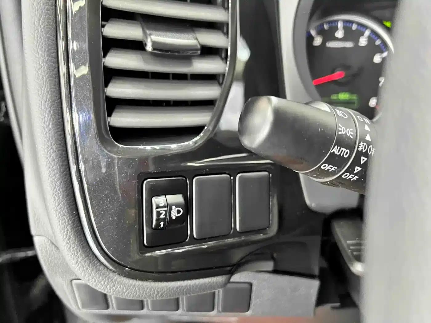 Outlander 2021 2.0L 2WD Comfortline 5-seater — миниатюра 9