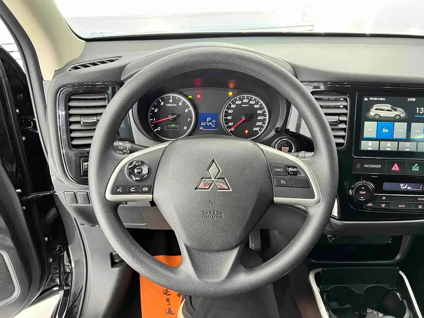 Outlander 2021 2.0L 2WD Comfortline 5-seater — миниатюра 10