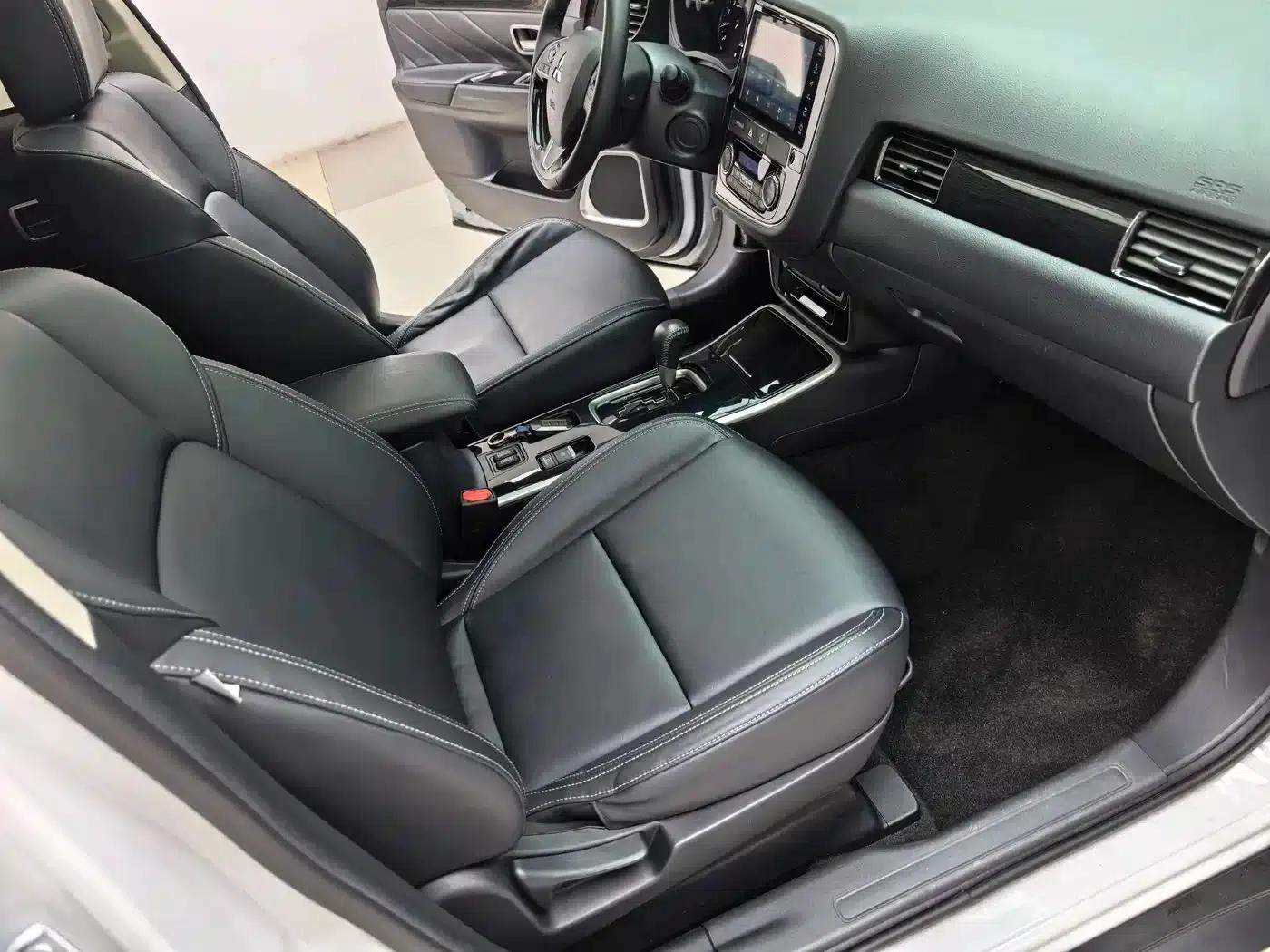 Outlander 2020 2.0L 2WD Enjoy Edition 5-seater — миниатюра 11