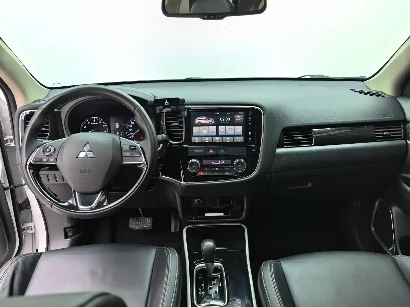 Outlander 2020 2.0L 2WD Enjoy Edition 5-seater — миниатюра 13