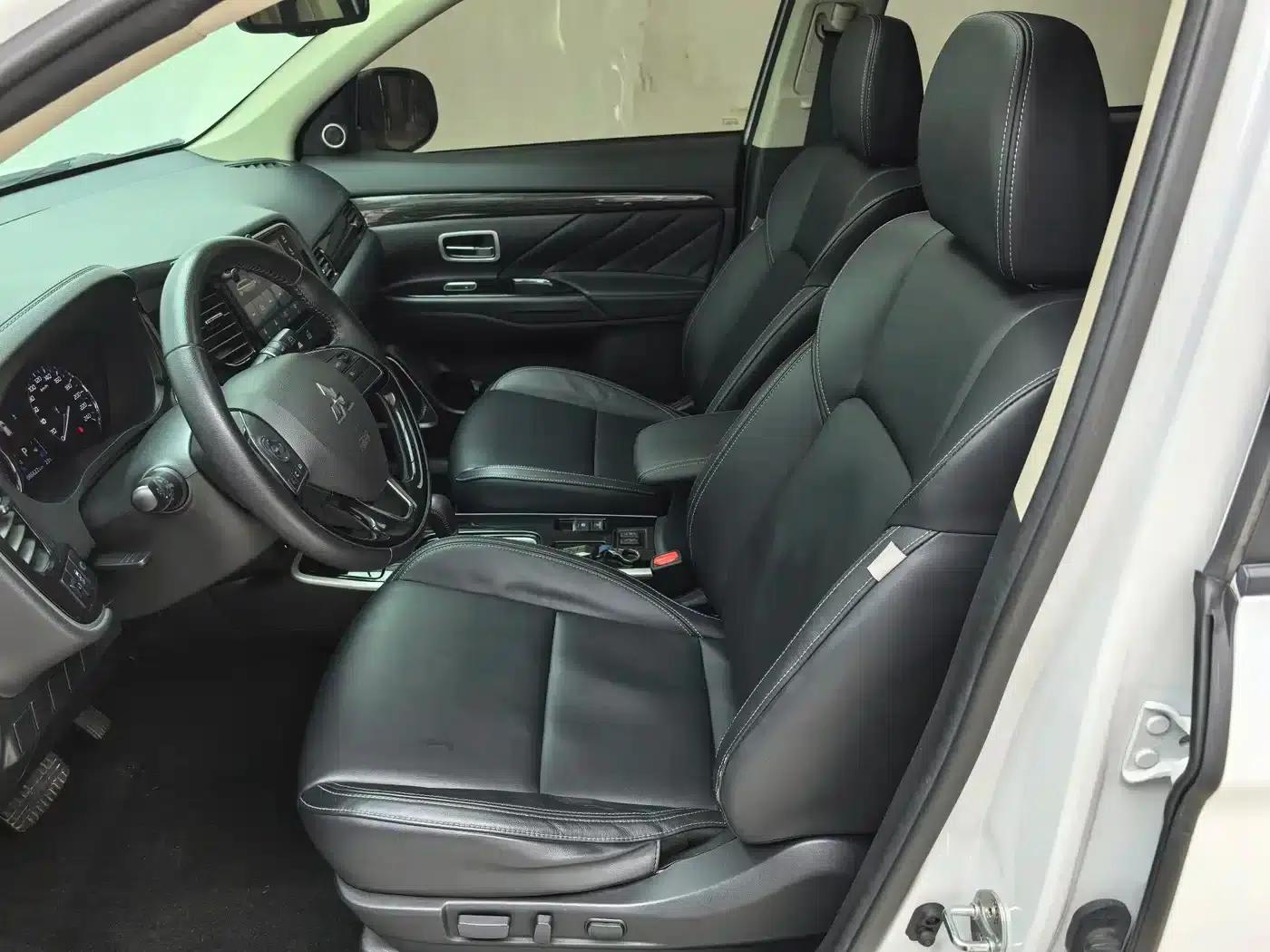 Outlander 2020 2.0L 2WD Enjoy Edition 5-seater — миниатюра 8