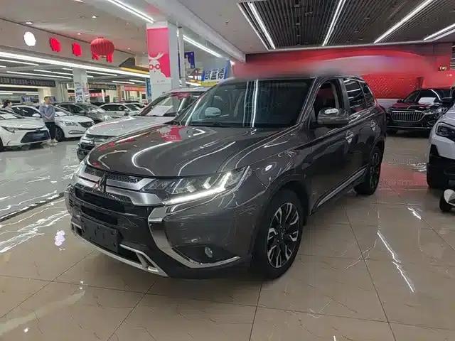 Outlander 2020 2.4L 4WD Luxury Edition 5-seater