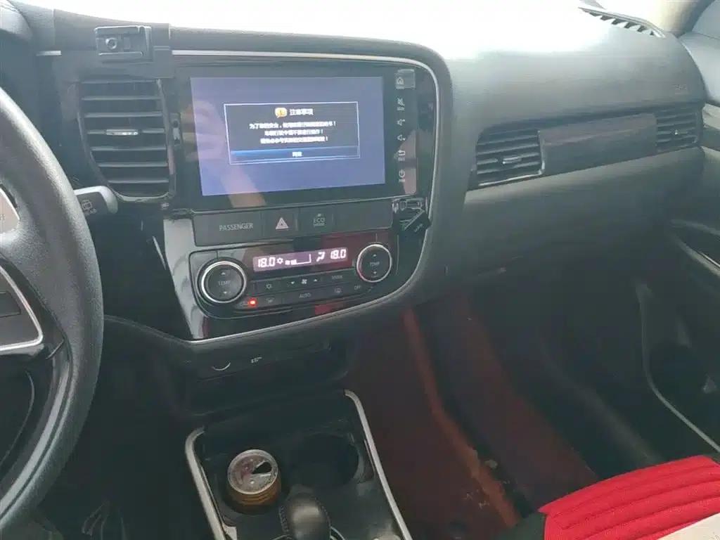 Outlander 2019 2.4L 4WD Enjoy Edition 7-seater National V Emission Standard — миниатюра 13