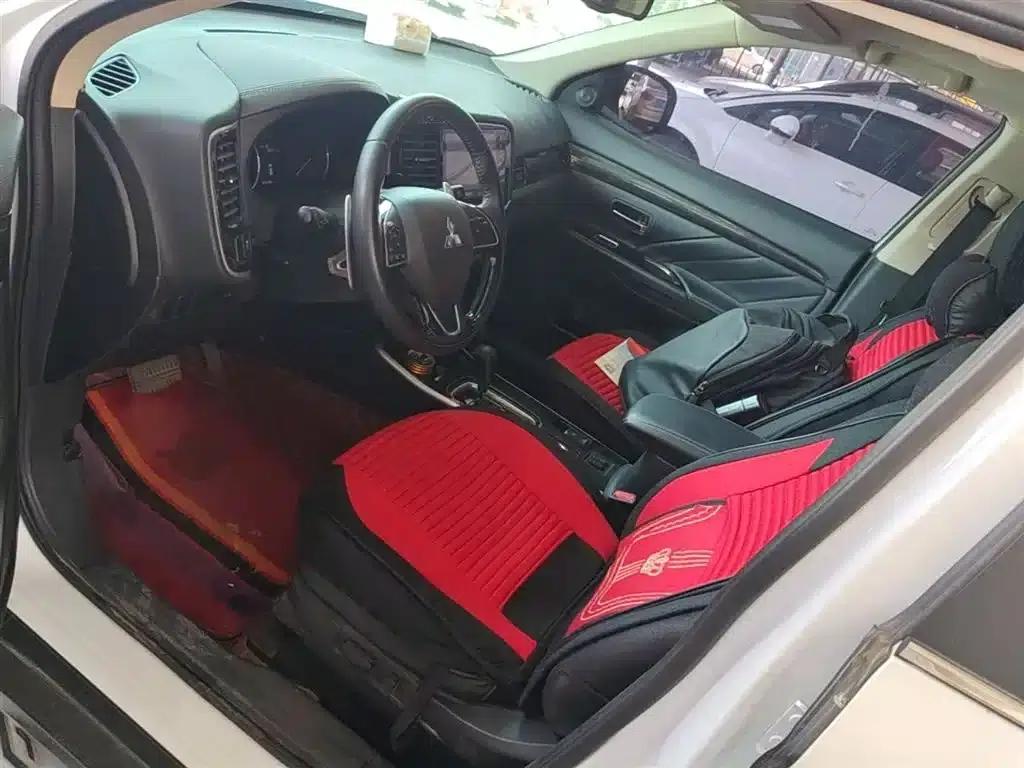 Outlander 2019 2.4L 4WD Enjoy Edition 7-seater National V Emission Standard — миниатюра 15