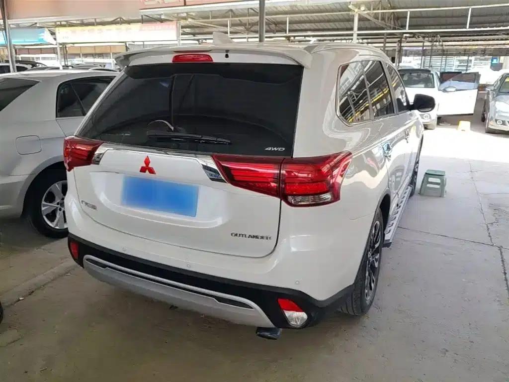 Outlander 2019 2.4L 4WD Enjoy Edition 7-seater National V Emission Standard — миниатюра 7