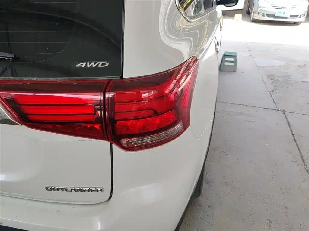 Outlander 2019 2.4L 4WD Enjoy Edition 7-seater National V Emission Standard — миниатюра 8
