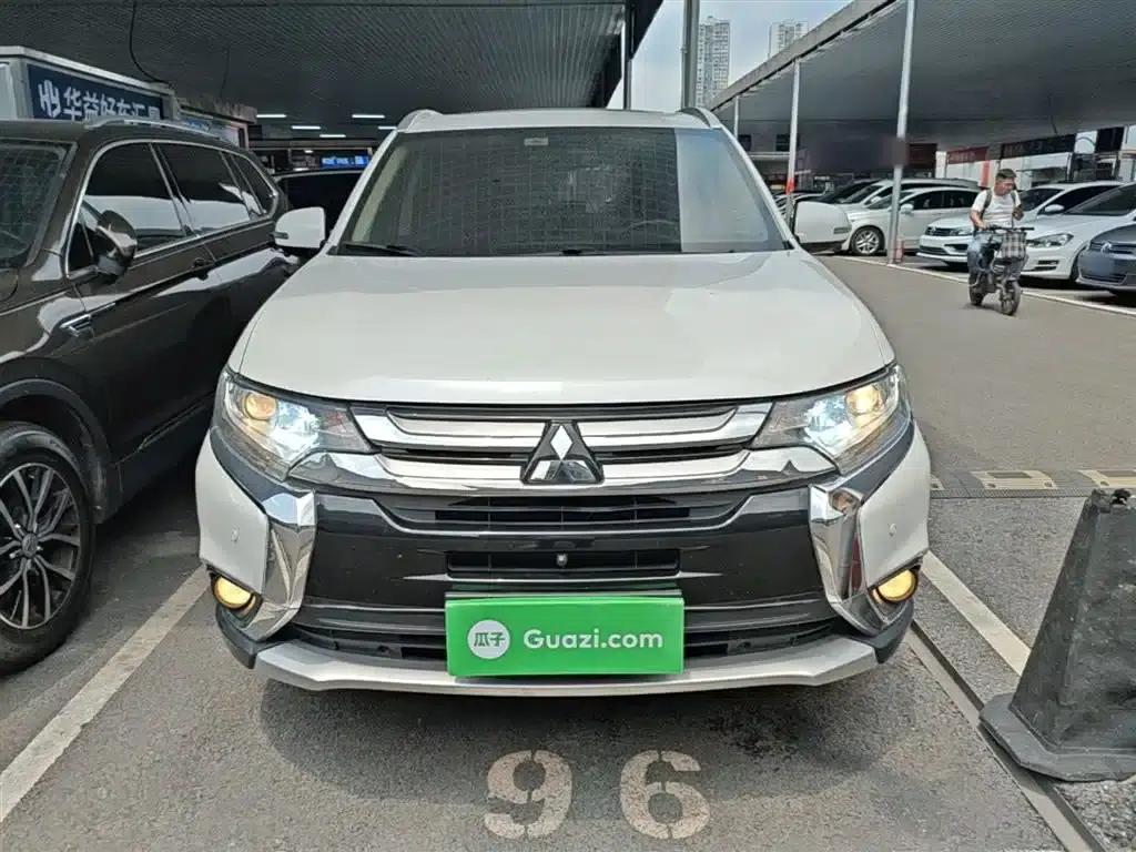 Outlander 2018 2.0L 2WD Joyful Edition 7-seater — миниатюра 3