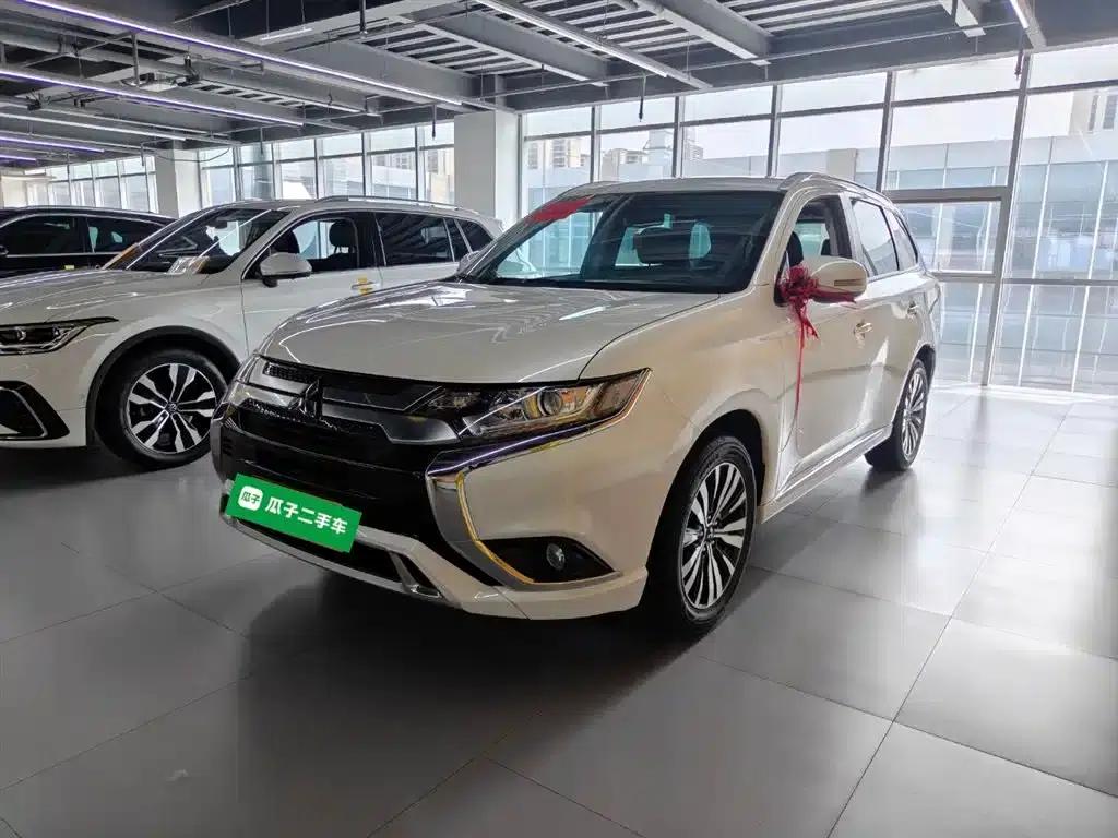 Outlander 2021 2.0L 2WD Enjoy Edition 5-seater — миниатюра 2