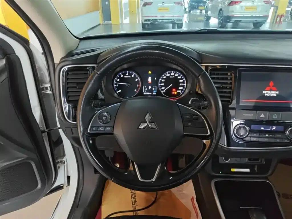 Outlander 2021 2.0L 2WD Enjoy Edition 5-seater — миниатюра 11