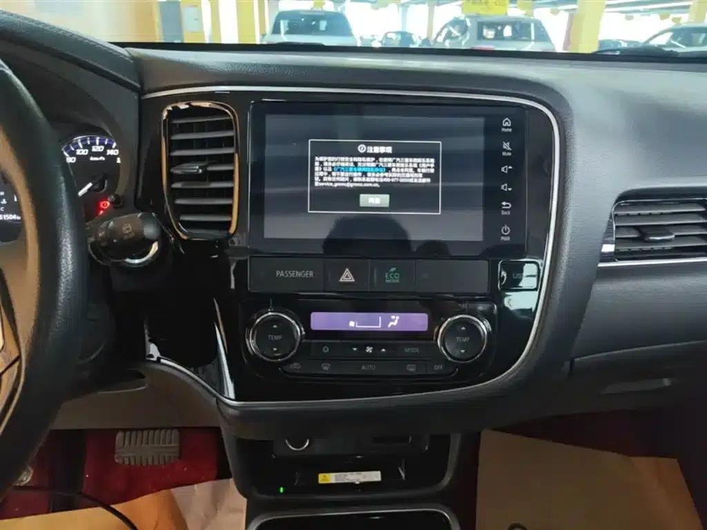 Outlander 2021 2.0L 2WD Enjoy Edition 5-seater — миниатюра 13