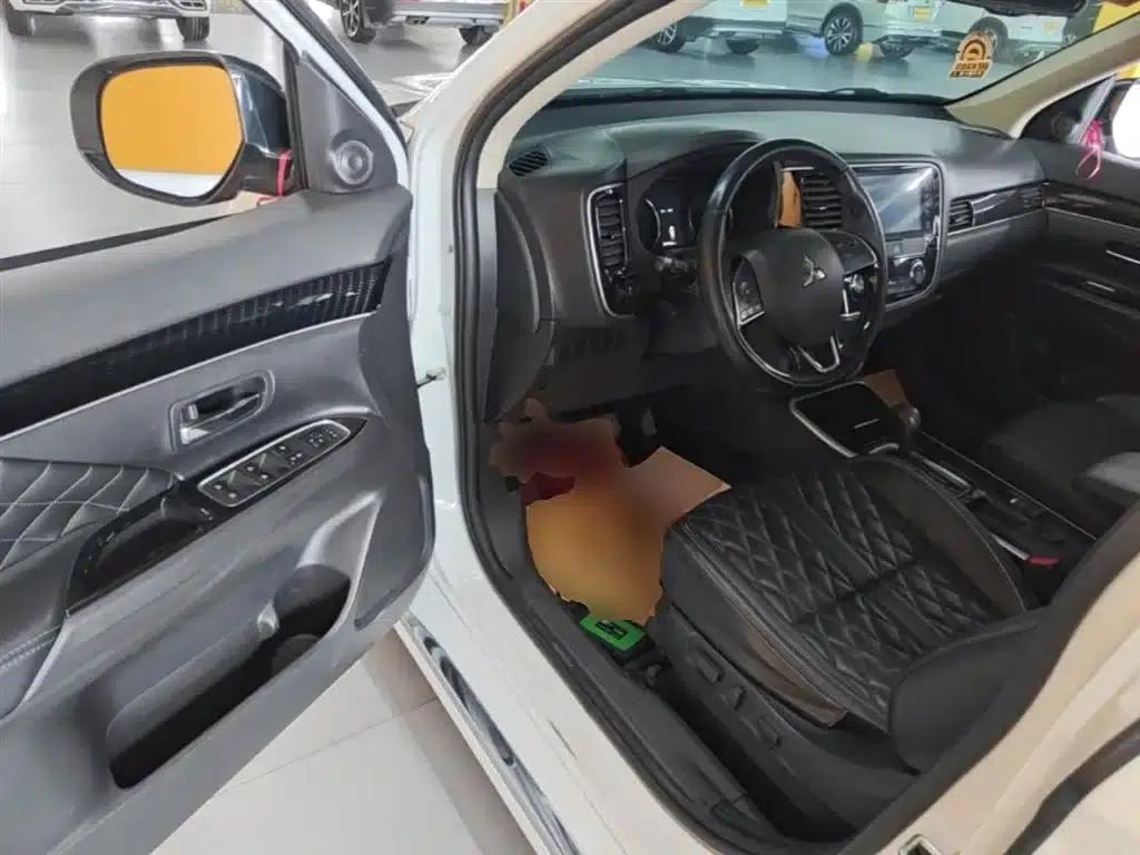 Outlander 2021 2.0L 2WD Enjoy Edition 5-seater — миниатюра 16