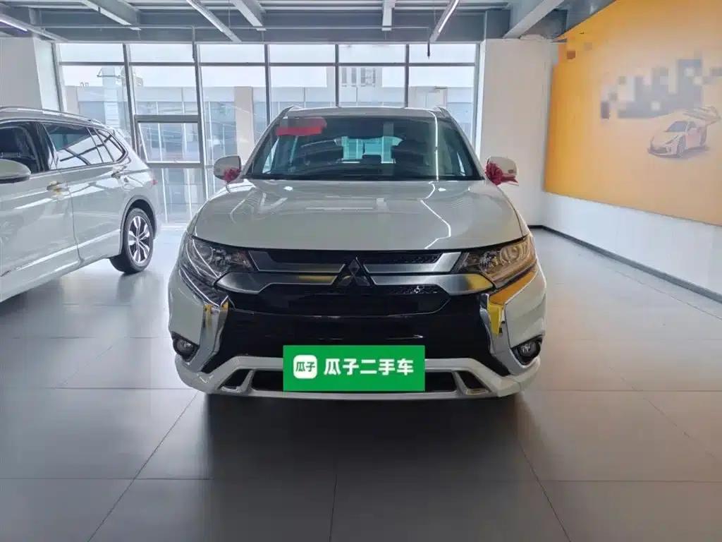 Outlander 2021 2.0L 2WD Enjoy Edition 5-seater — миниатюра 3