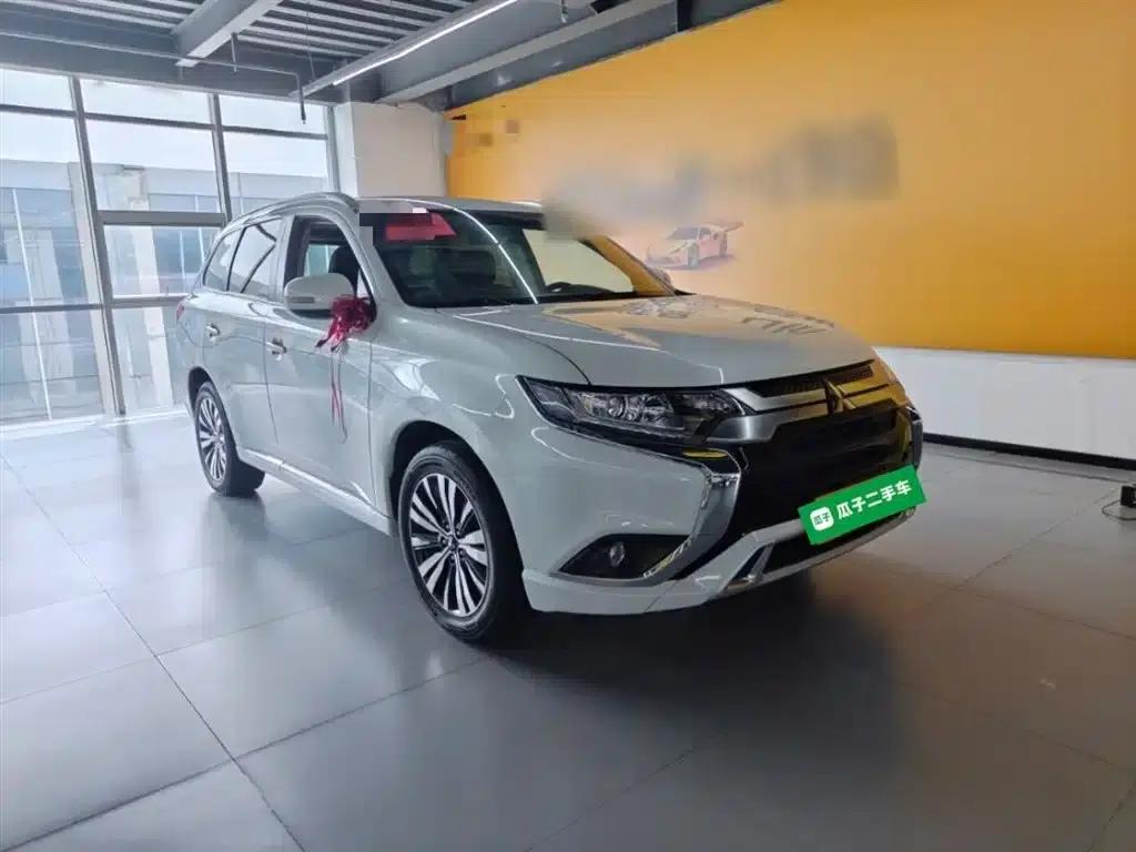 Outlander 2021 2.0L 2WD Enjoy Edition 5-seater — миниатюра 4