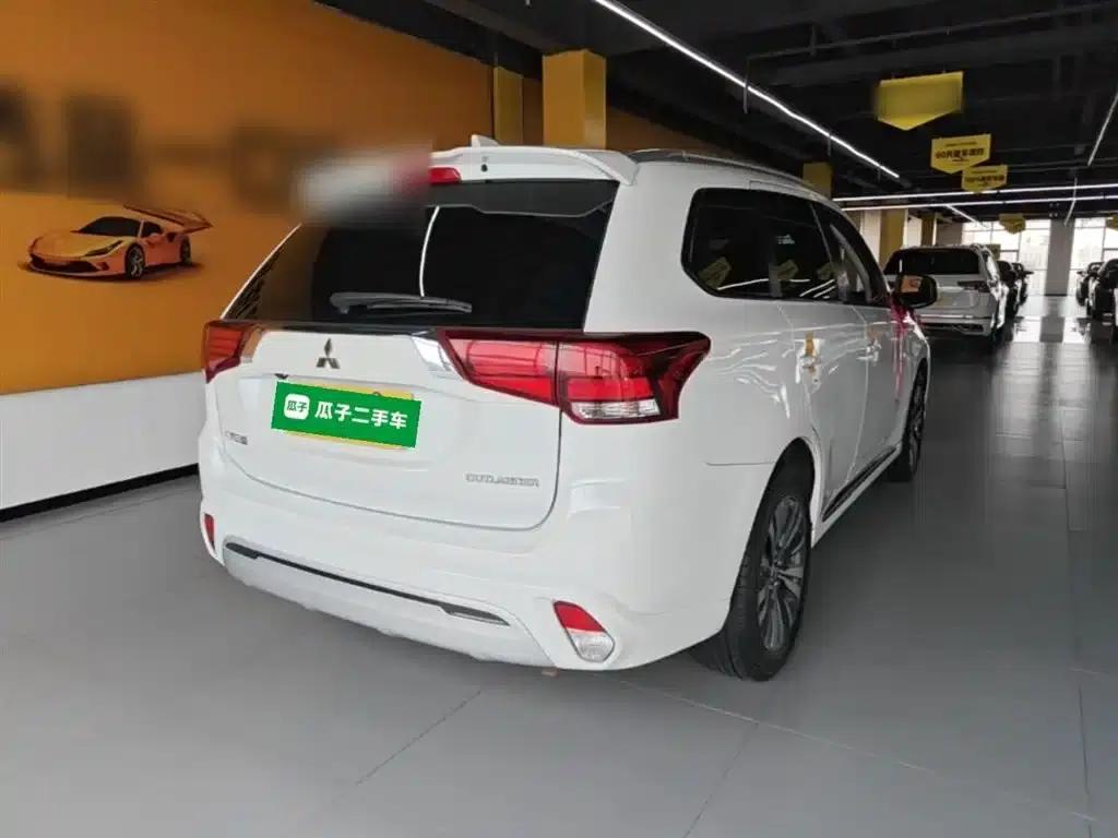 Outlander 2021 2.0L 2WD Enjoy Edition 5-seater — миниатюра 7