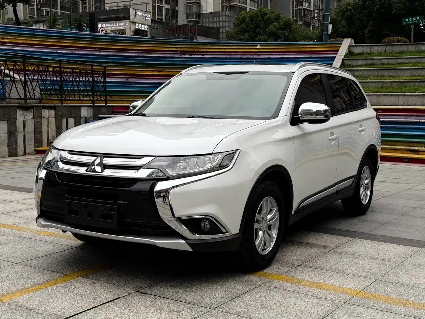 2016 Outlander Imported Model 2.0L 2WD Value Edition 5-Seater — миниатюра 1