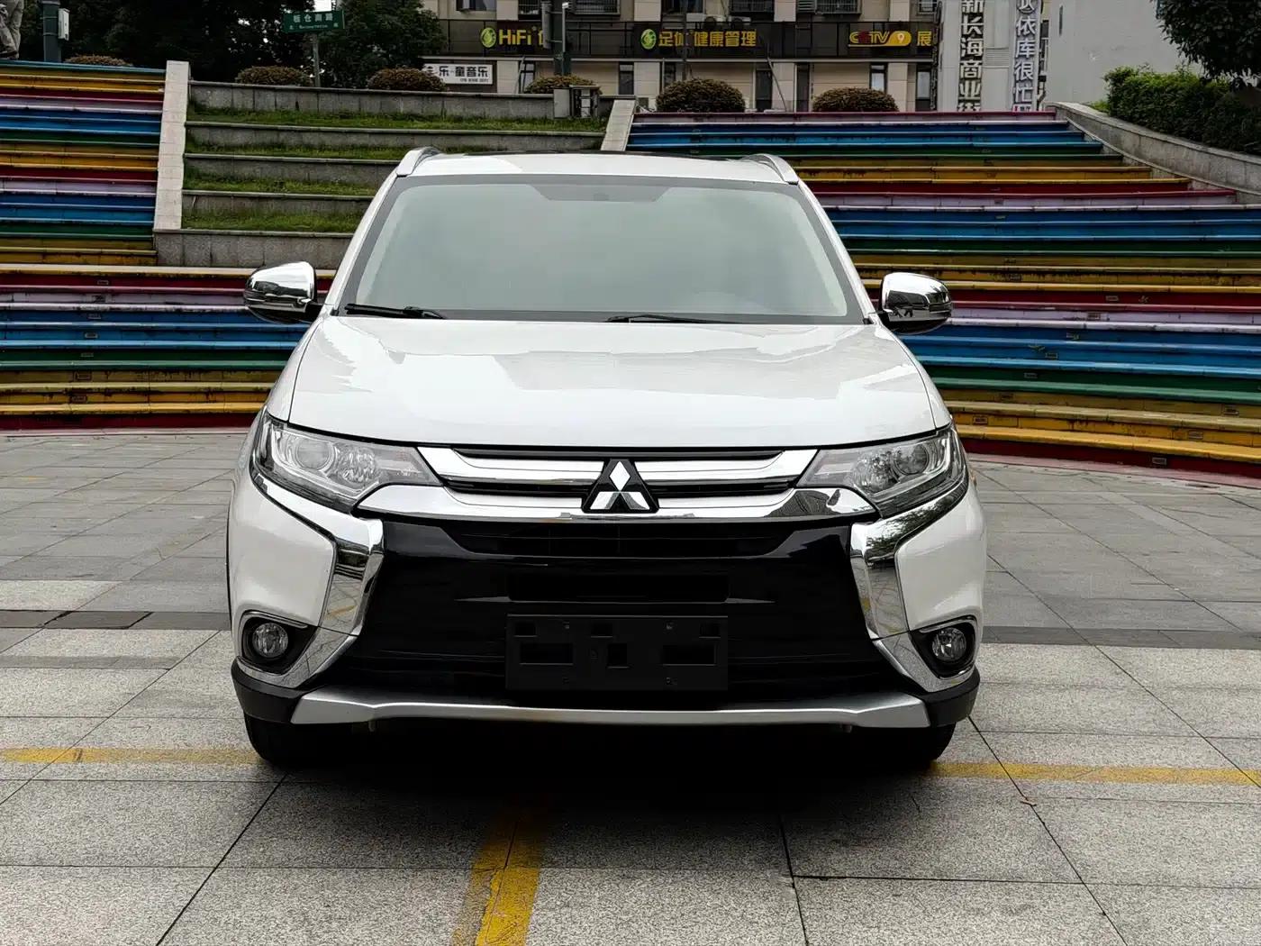2016 Outlander Imported Model 2.0L 2WD Value Edition 5-Seater — миниатюра 2