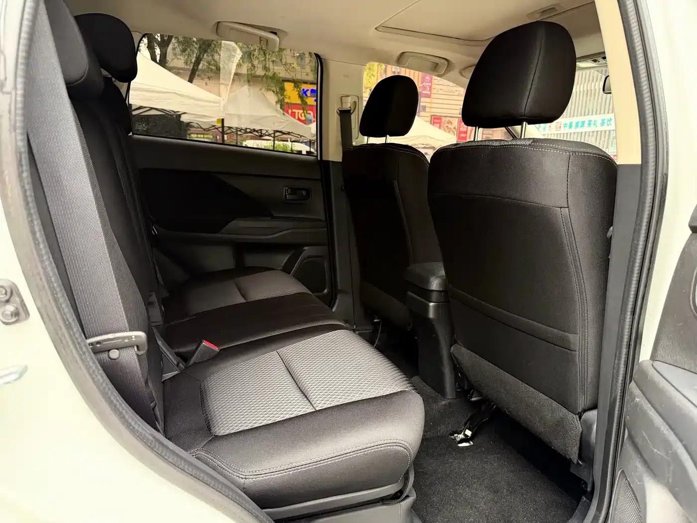 2016 Outlander Imported Model 2.0L 2WD Value Edition 5-Seater — миниатюра 11