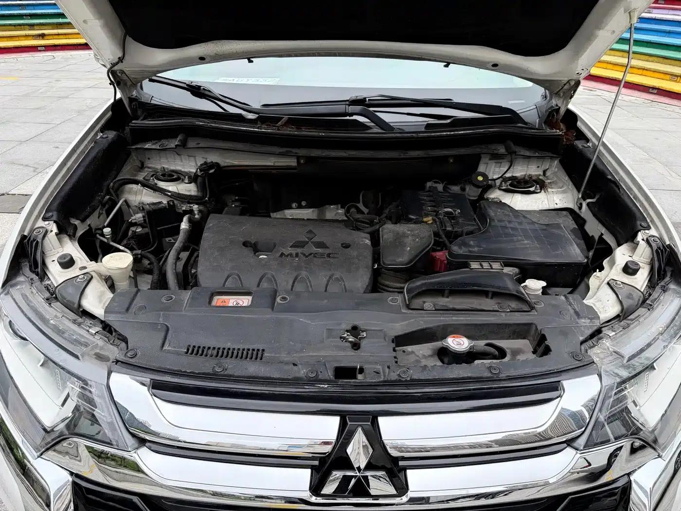 2016 Outlander Imported Model 2.0L 2WD Value Edition 5-Seater — миниатюра 14