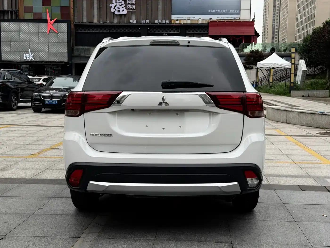 2016 Outlander Imported Model 2.0L 2WD Value Edition 5-Seater — миниатюра 5