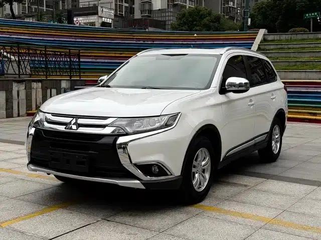 2016 Outlander Imported Model 2.0L 2WD Value Edition 5-Seater