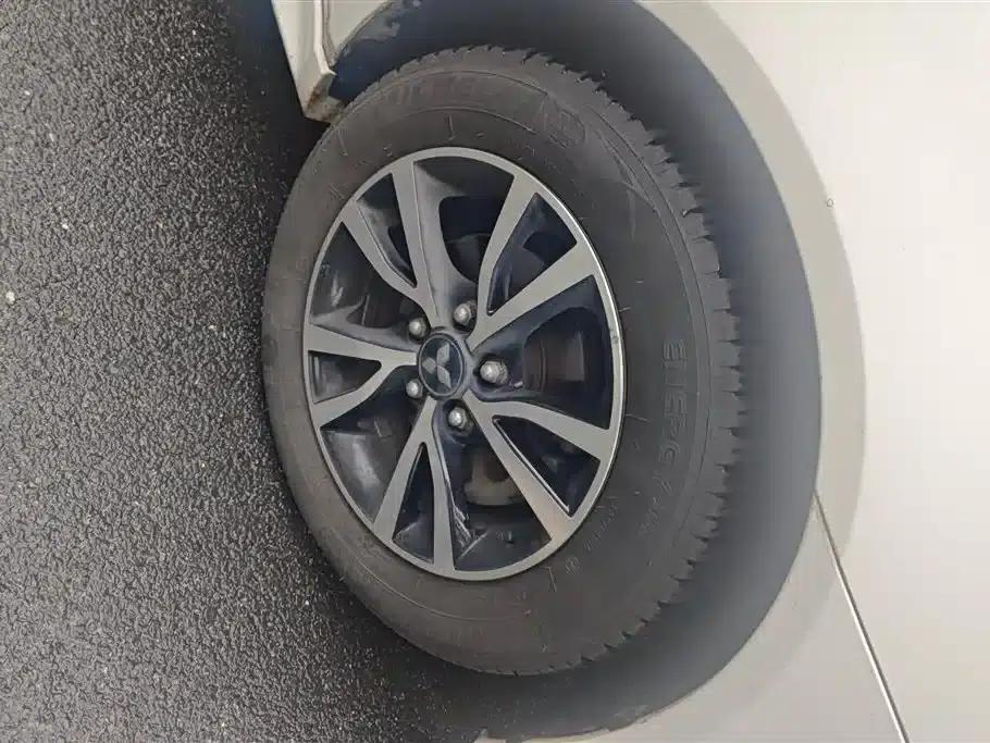 Lancer EX 2015 2.0L CVT Flagship Edition — миниатюра 6