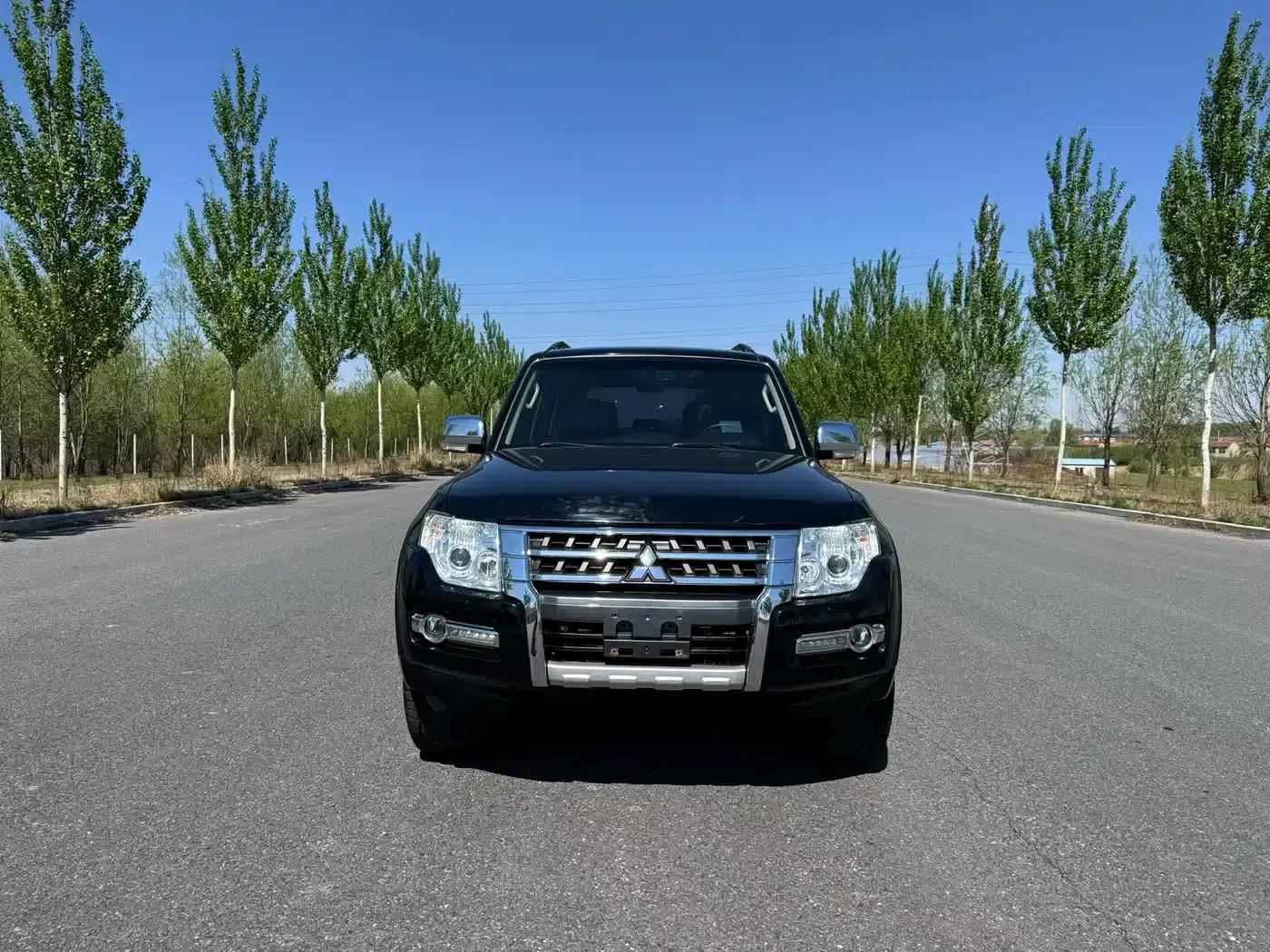 2016 Pajero Imported 3.0L Automatic Premium Edition (National V Emission Standard) — миниатюра 1