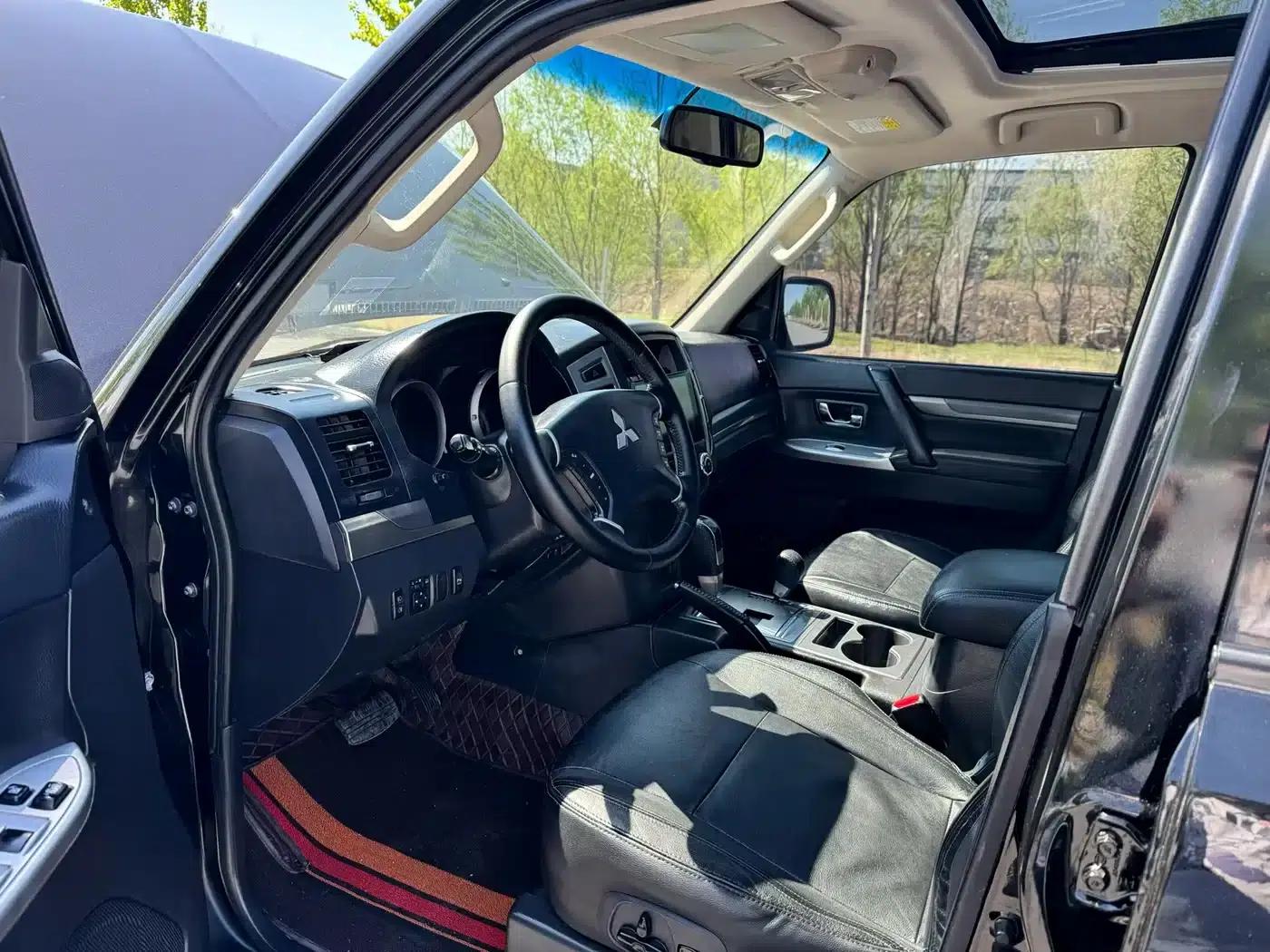 2016 Pajero Imported 3.0L Automatic Premium Edition (National V Emission Standard) — миниатюра 4