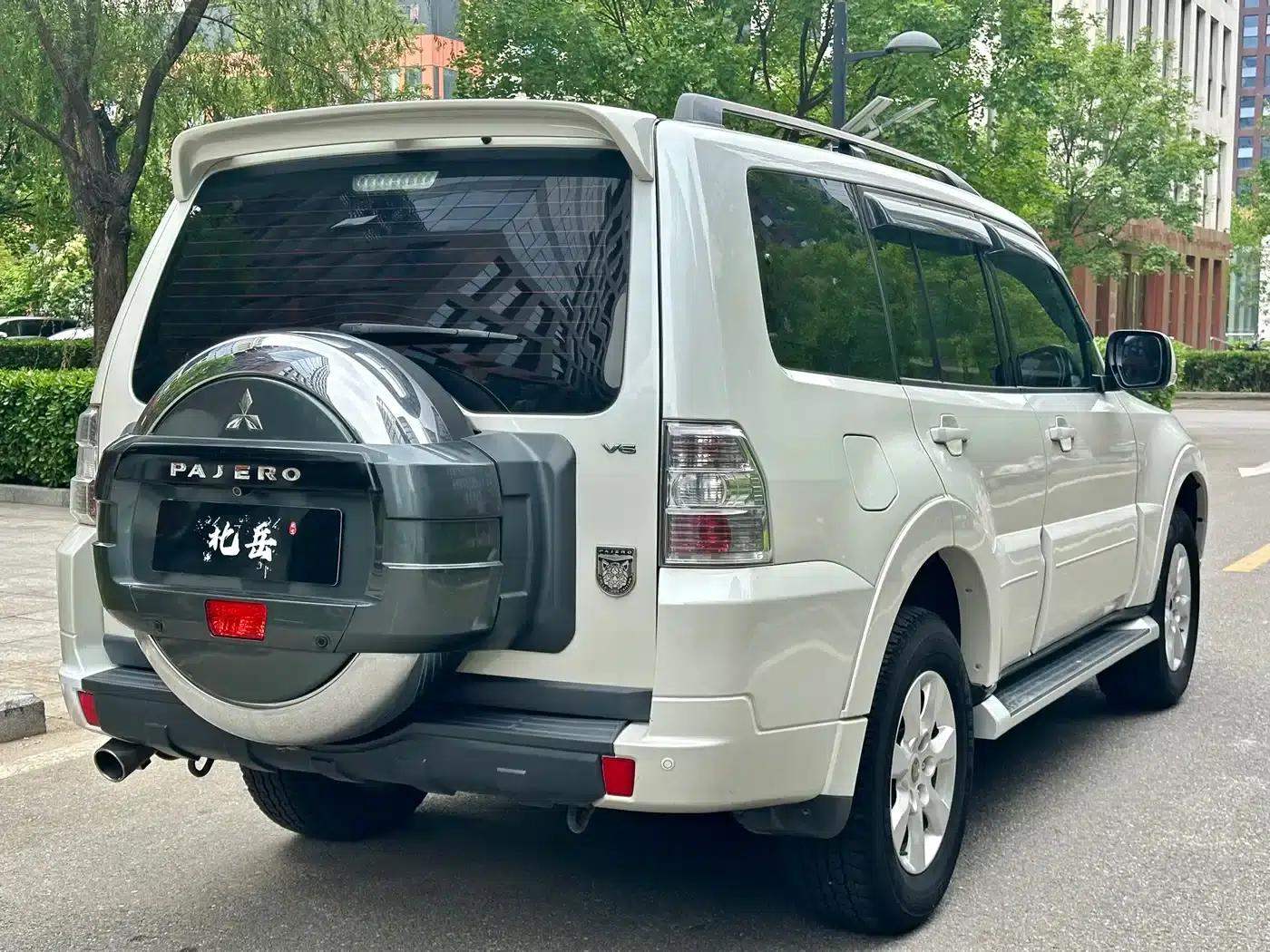 2019 Pajero Imported 3.0L Automatic Standard Edition — миниатюра 7
