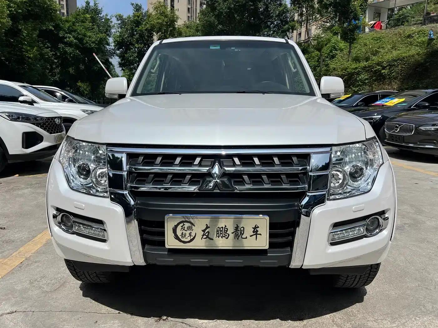 2020 Pajero Imported 3.0L Automatic Standard Edition — миниатюра 2