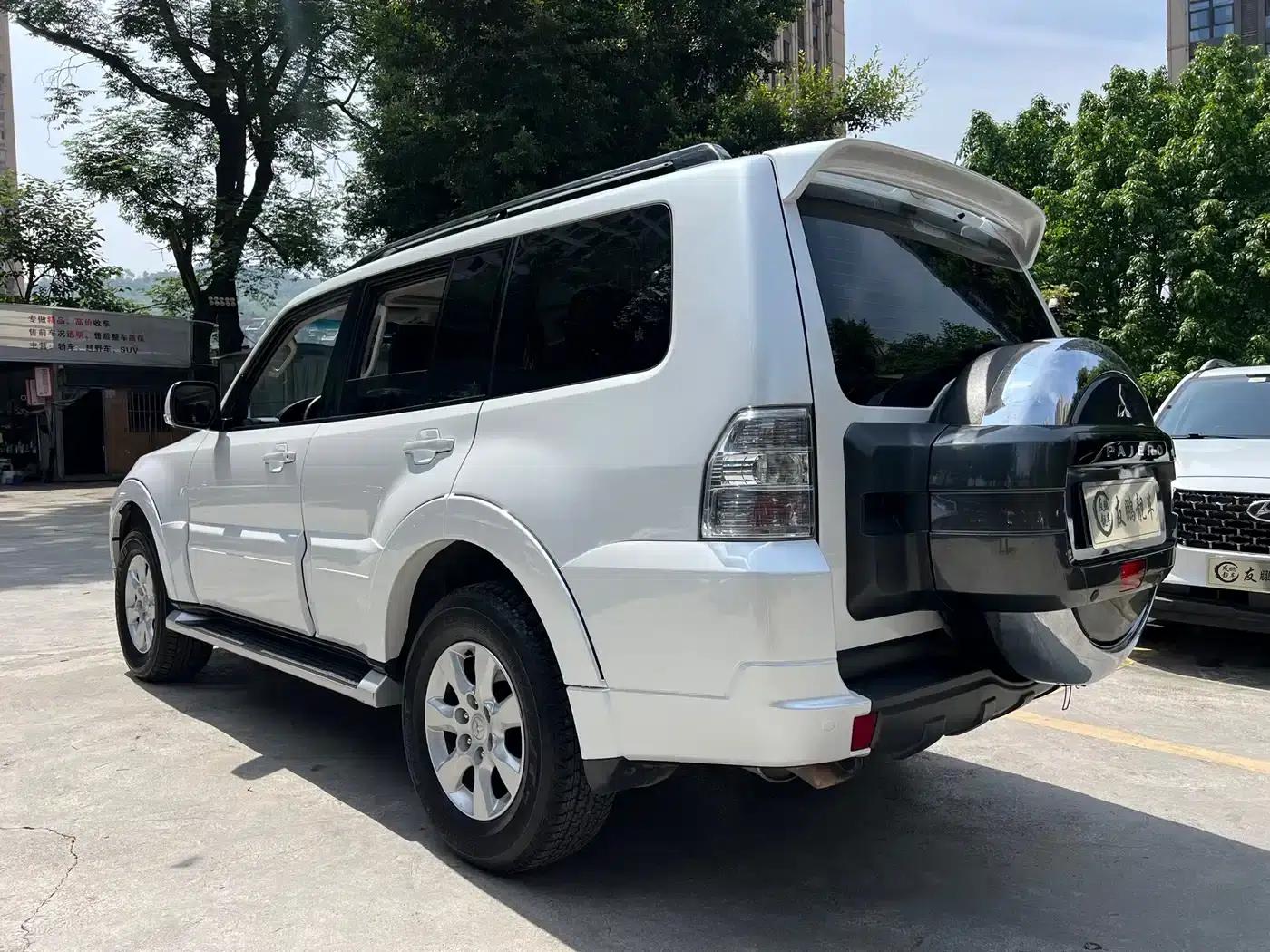 2020 Pajero Imported 3.0L Automatic Standard Edition — миниатюра 18