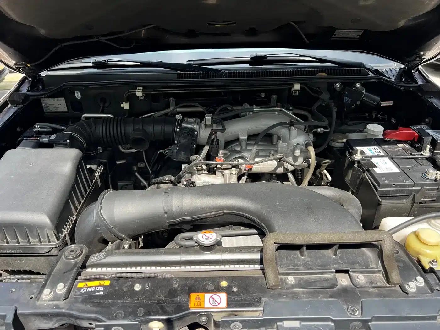 2020 Pajero Imported 3.0L Automatic Standard Edition — миниатюра 5