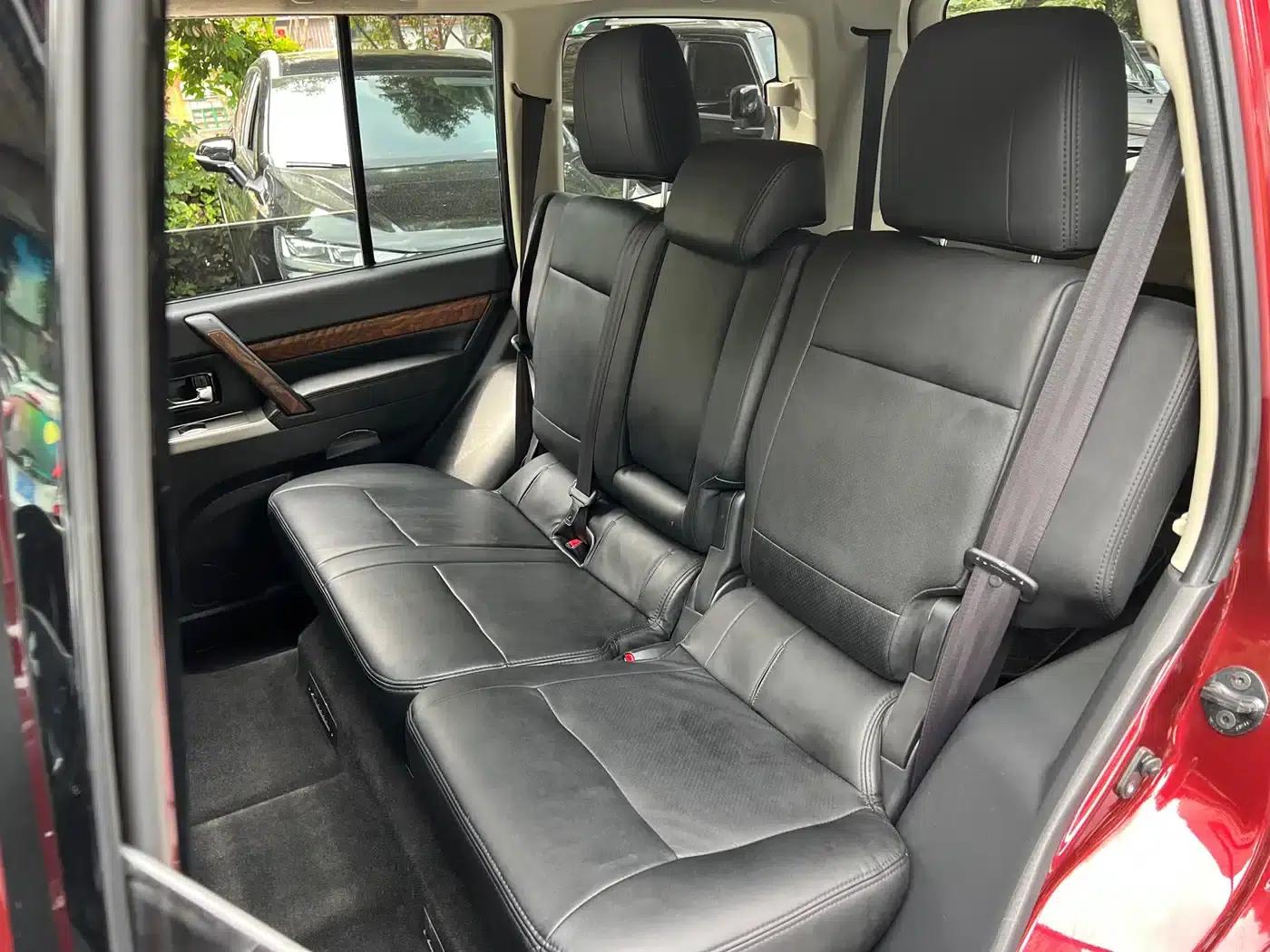 2020 Pajero Imported 3.0L Automatic Standard Edition — миниатюра 10