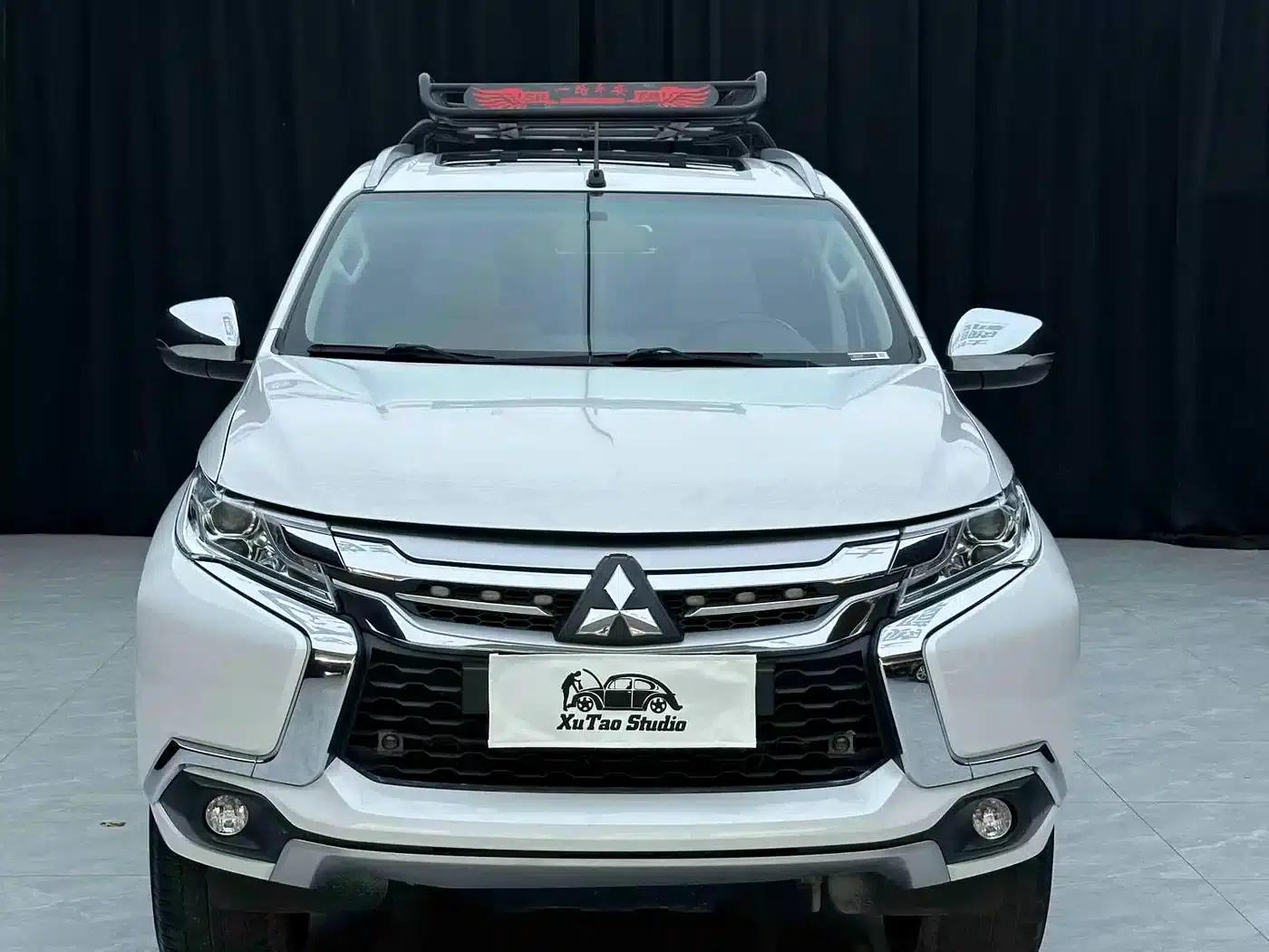 2019 Pajero (Imported) 3.0L Middle East Version — миниатюра 2