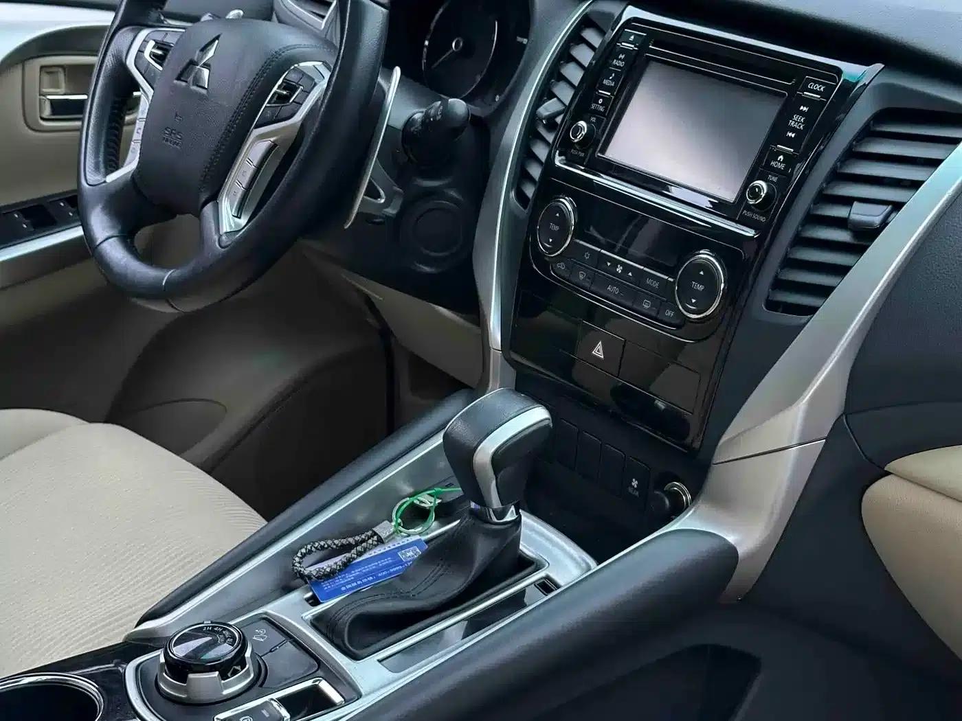 2019 Pajero (Imported) 3.0L Middle East Version — миниатюра 6