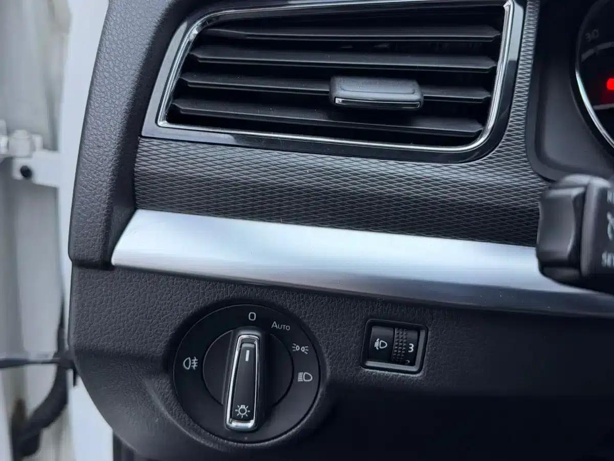 Kamiq 2022 1.5L Automatic Comfort Edition — миниатюра 6