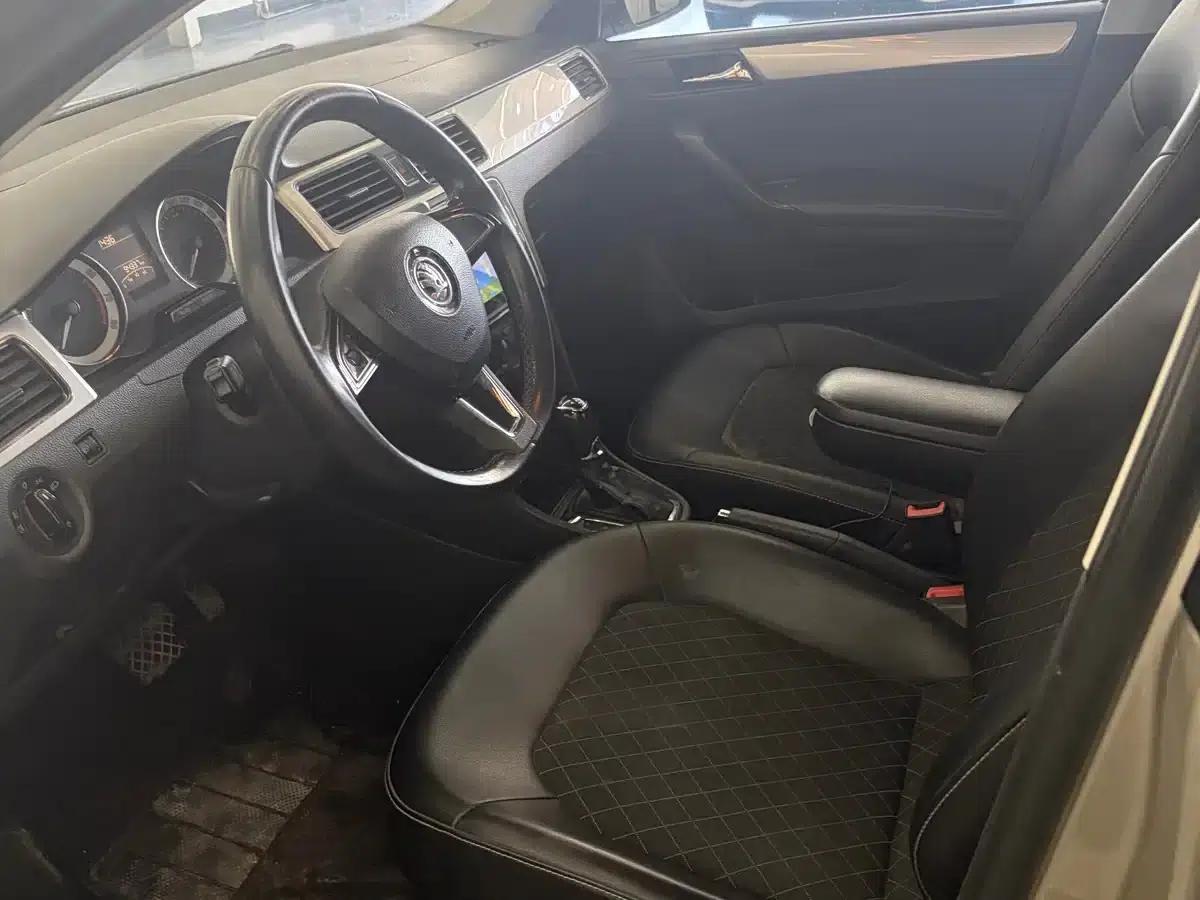 Rapid 2018 1.6L Automatic Comfort Edition — миниатюра 4