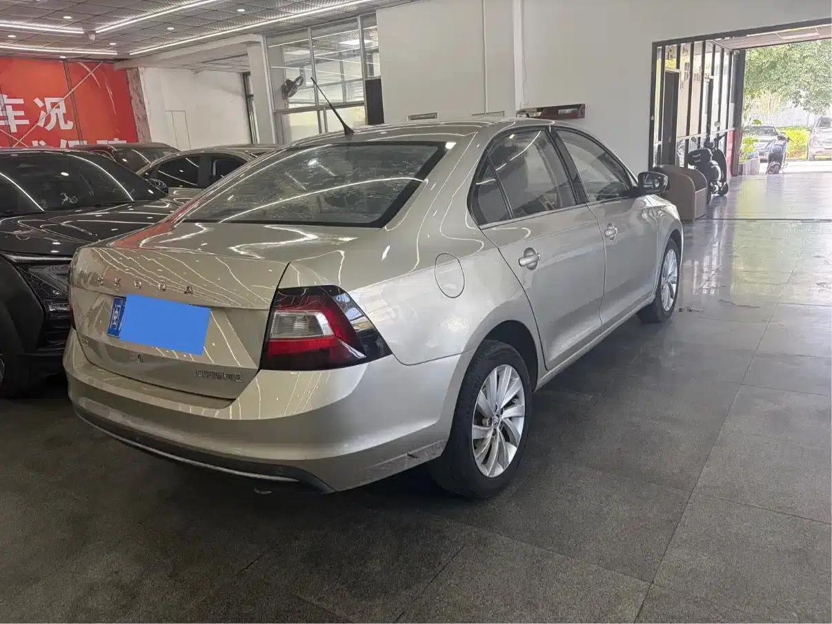 Rapid 2018 1.6L Automatic Comfort Edition — миниатюра 8