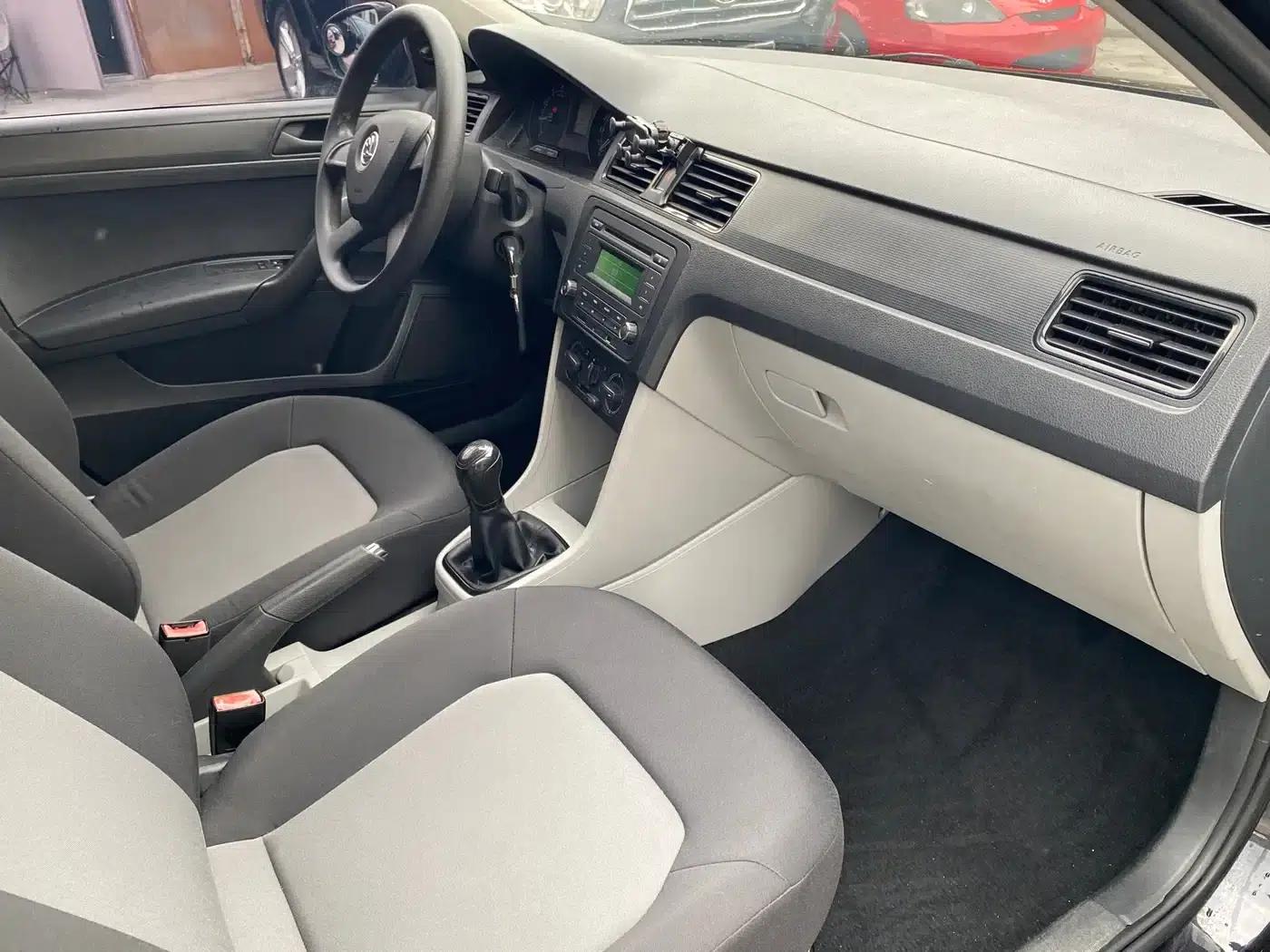 Rapid 2013 1.6L Manual Comfortline — миниатюра 6