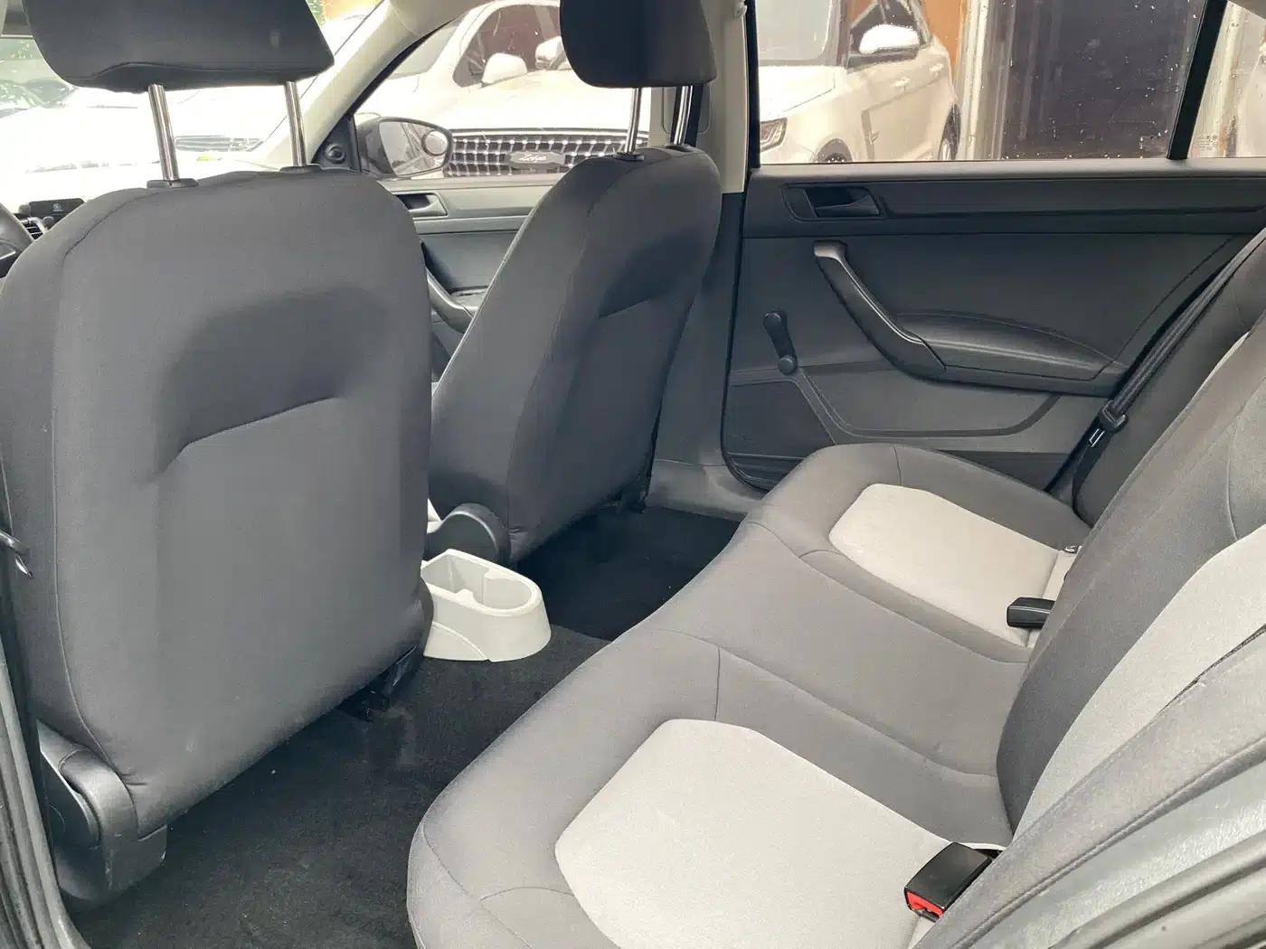 Rapid 2013 1.6L Manual Comfortline — миниатюра 7