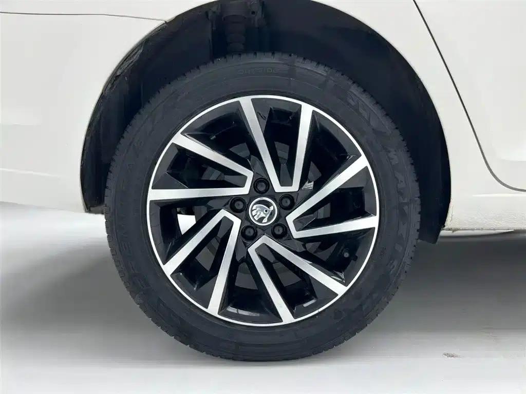 Rapid 2020 1.5L Automatic Comfort Edition — миниатюра 11