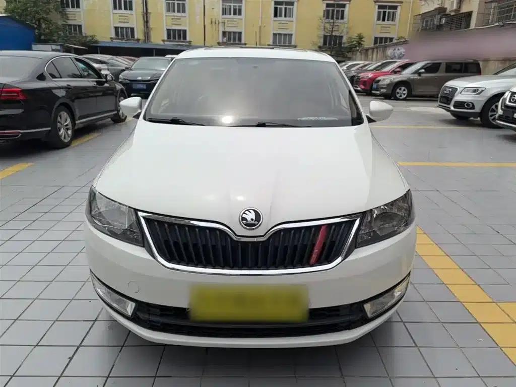 Rapid 2016 1.6L Manual Comfort Edition — миниатюра 3