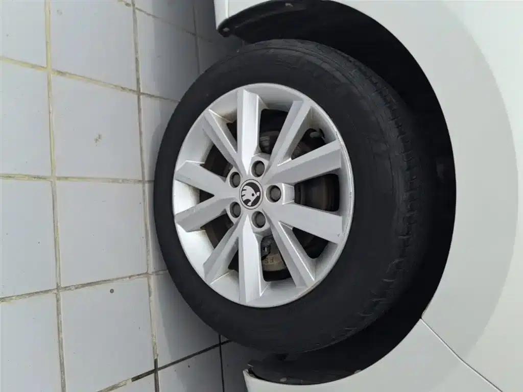 Rapid 2016 1.6L Manual Comfort Edition — миниатюра 23