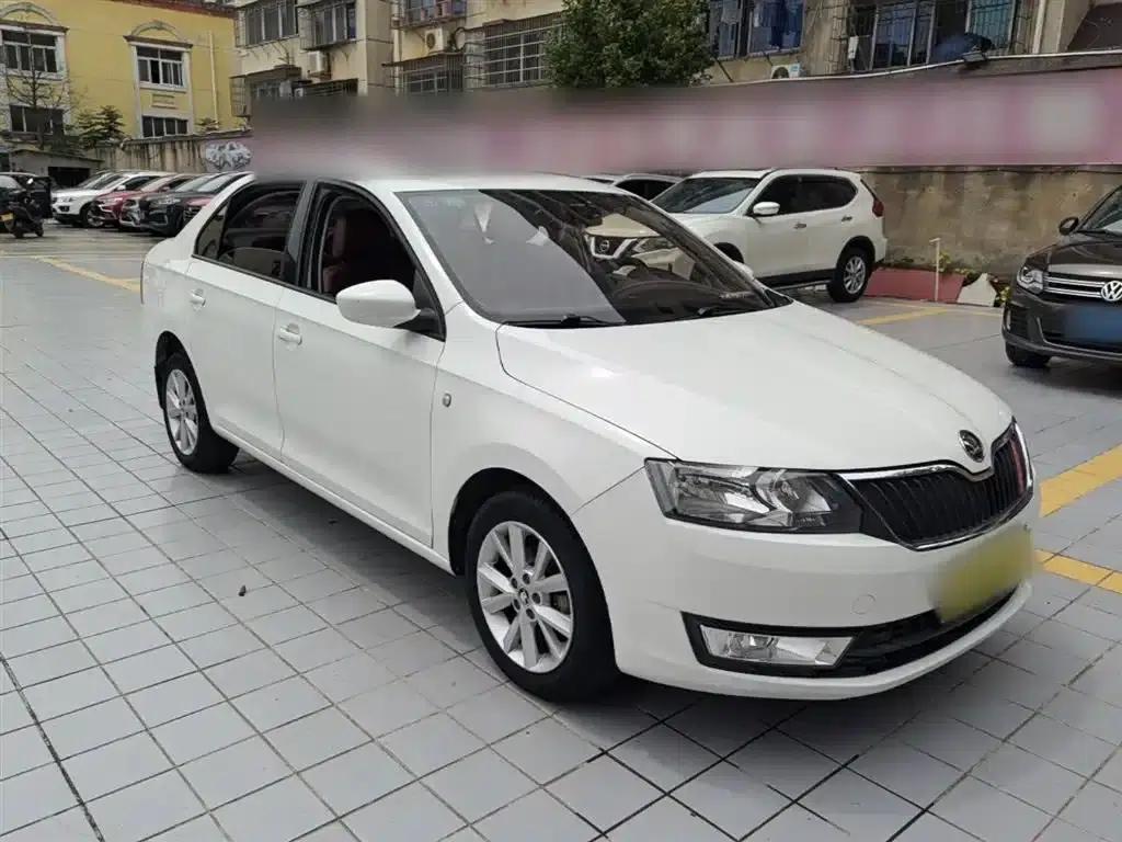 Rapid 2016 1.6L Manual Comfort Edition — миниатюра 4