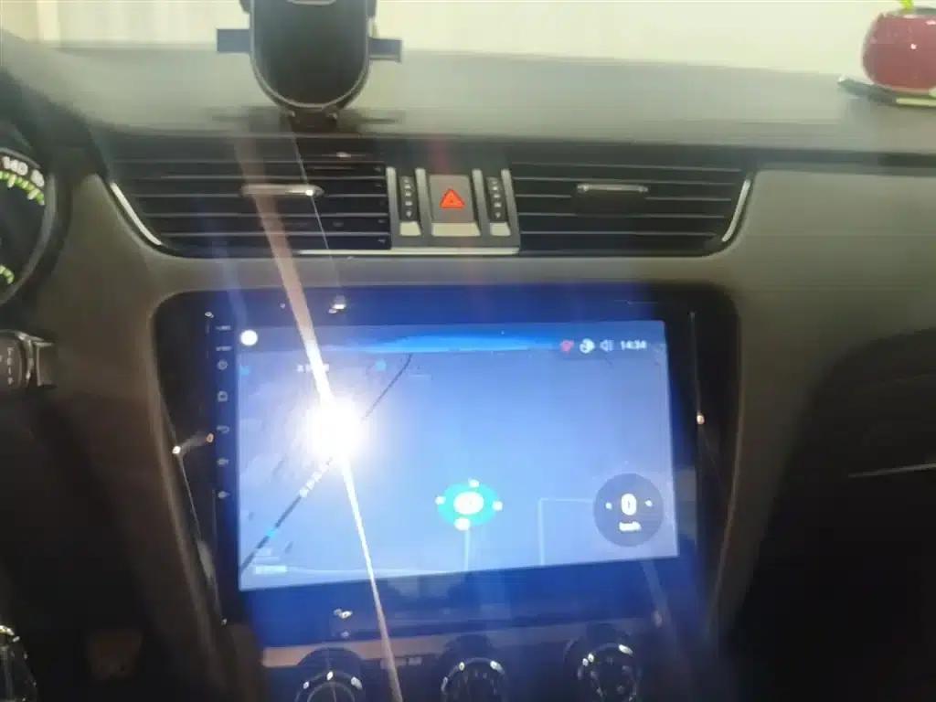 Rapid 2020 1.5L Manual Standard Edition — миниатюра 13