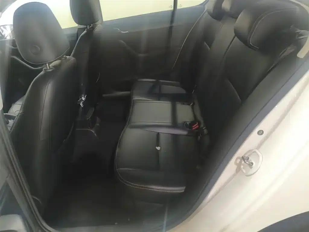 Rapid 2020 1.5L Manual Standard Edition — миниатюра 17