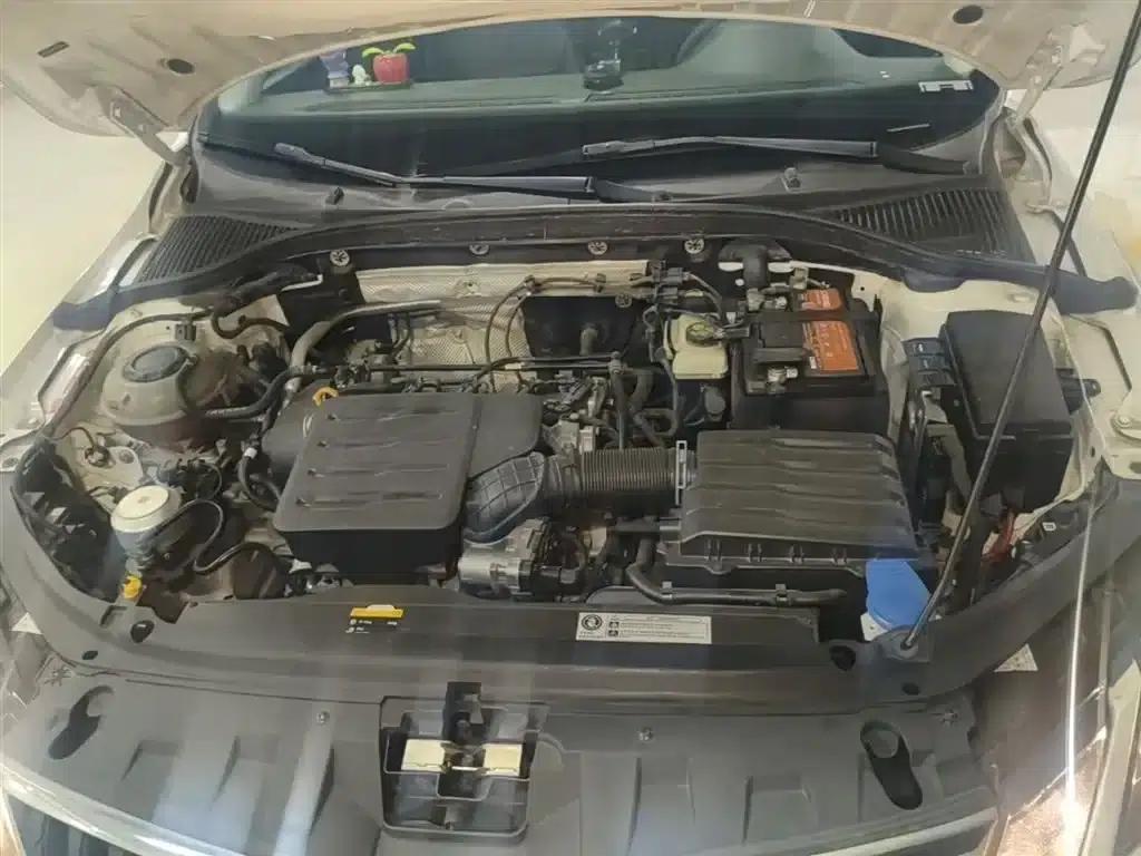 Rapid 2020 1.5L Manual Standard Edition — миниатюра 20