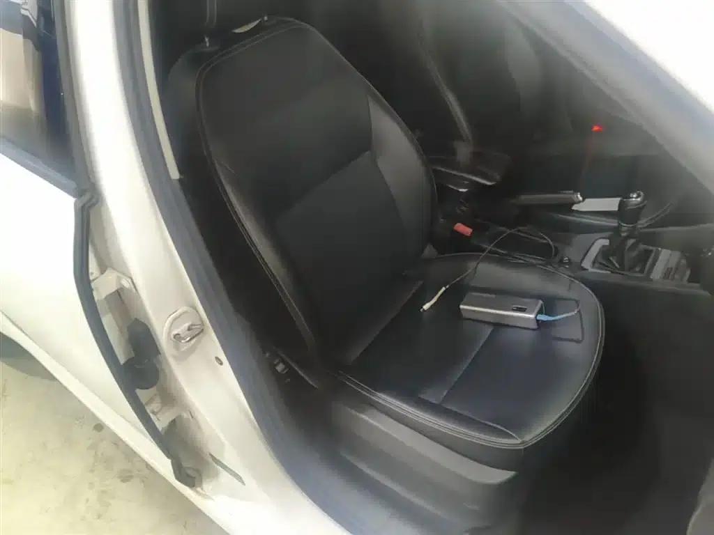 Rapid 2020 1.5L Manual Standard Edition — миниатюра 25