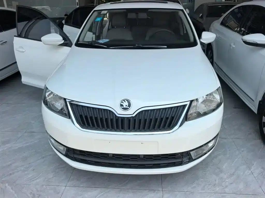 Rapid 2016 1.6L Automatic Comfort Edition — миниатюра 3